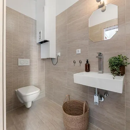 Stefanikova Rose Apartman *